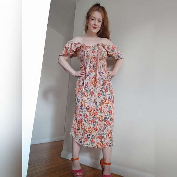 Patrons of Peace Dresses & Skirts - Patrons of Peace floral midi dress. Size M